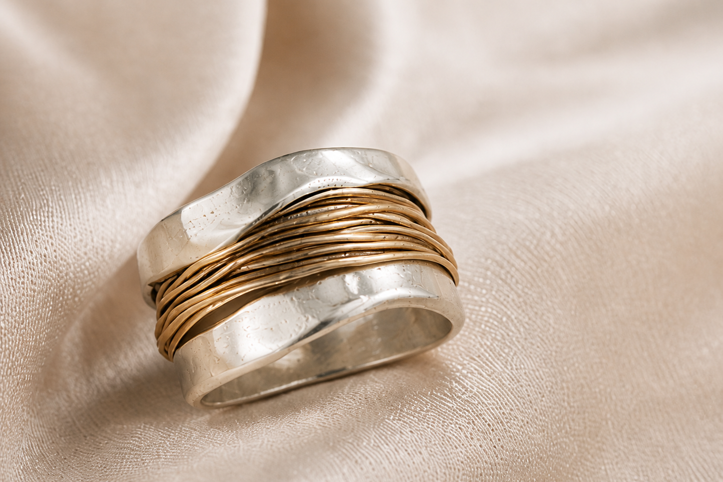Linea Twist Ring